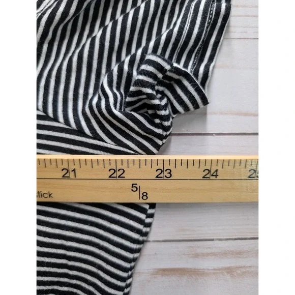 Old Navy Luxe Size XL Womens Black White Striped Short Sleeve Top - Picture 4 of 7